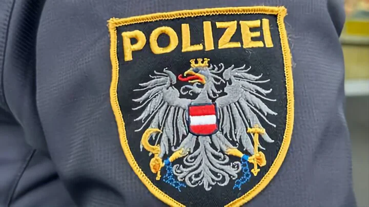 Cảnh sát Áo bị khiển trách vì nhận quà từ Đại sứ quán Nga